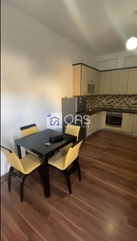 Jepet me qera apartament 1+1 tek Liqeni i Thate
