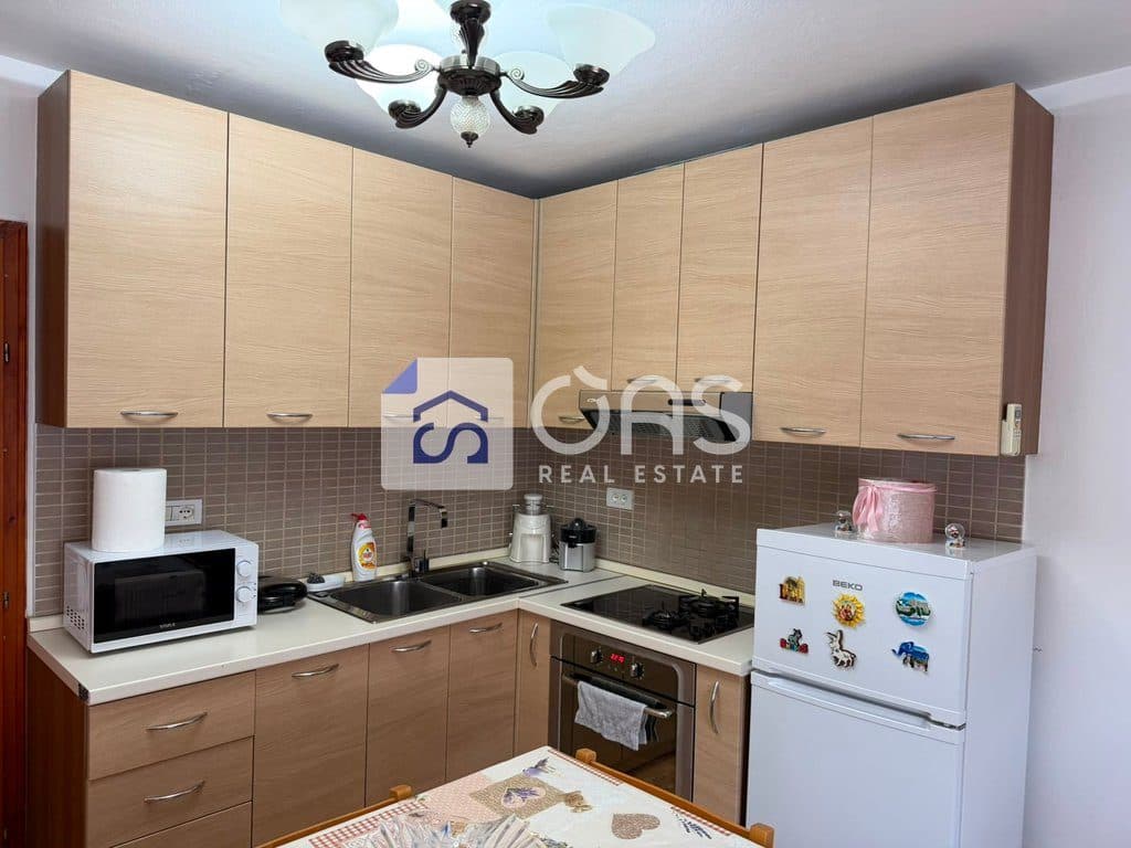 Jepet me qera apartament 1+1 te Siri Kodra