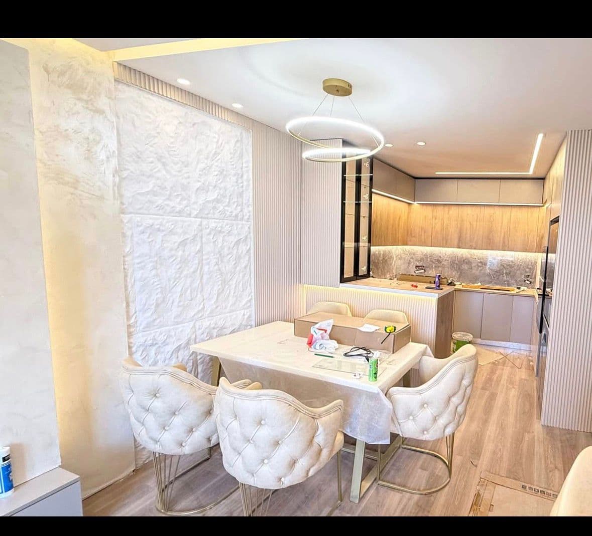 Shitet apartament 2+1+2 TE Rruga e Dibres 24.500.000 euro 2
