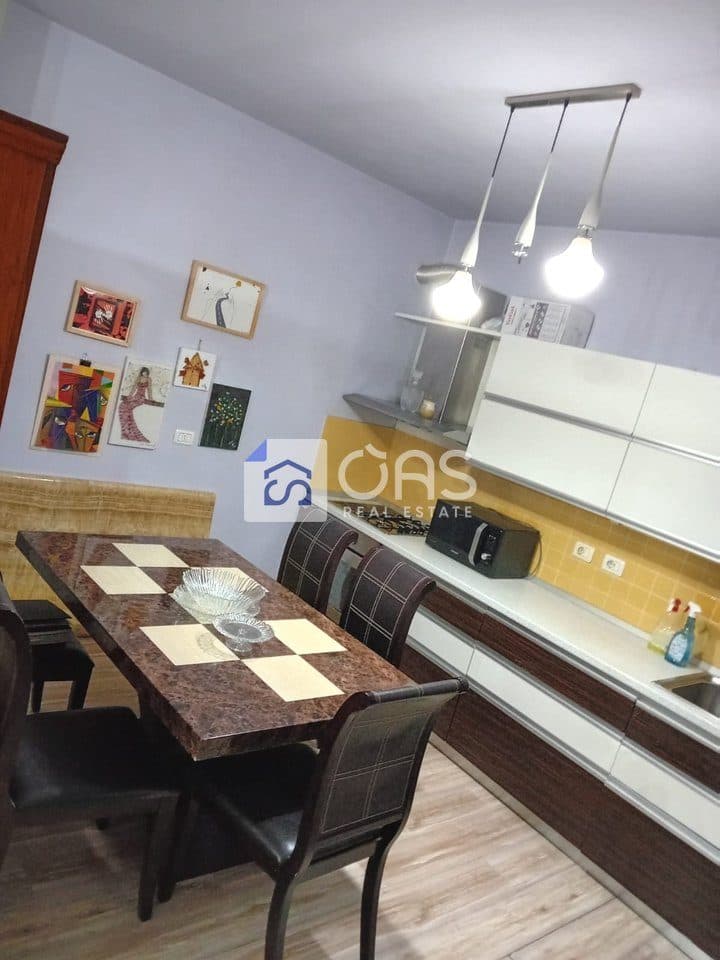 Apartament 2+2 Me Qira në Komunën e Parisit, Tiranë - 600€ | 120 m² 3