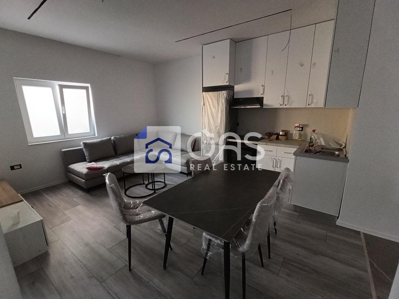 Jepet Apartament me qera 2+1 Ne Porcelan