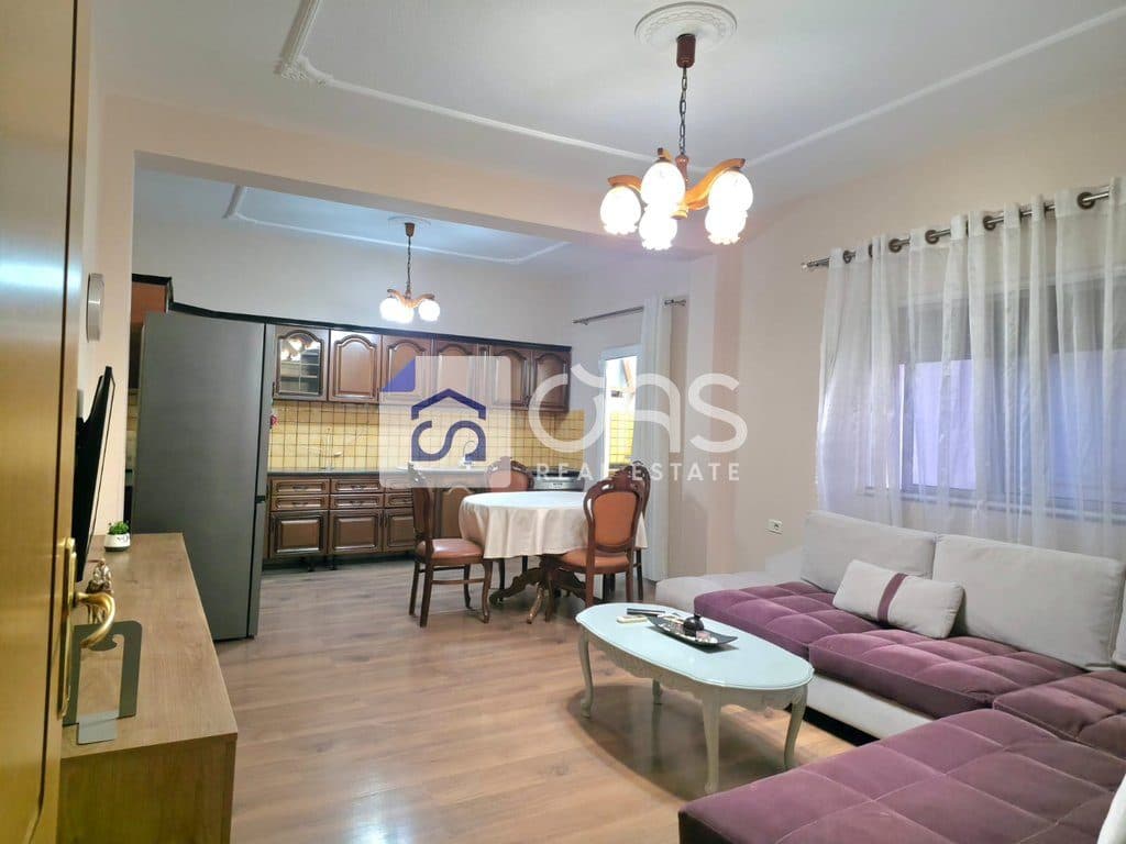 Jepet me qera Apartamenti 3+1+2 Fusha Aviacioni