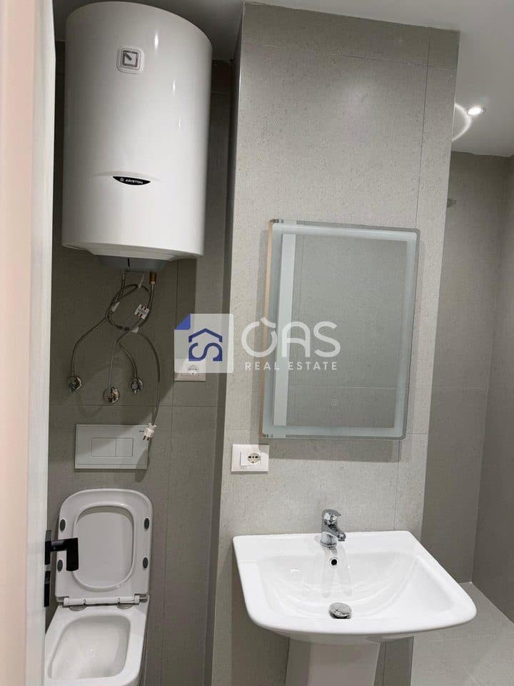 Shitet Apartament 2+1 STACIONI I TRENIT