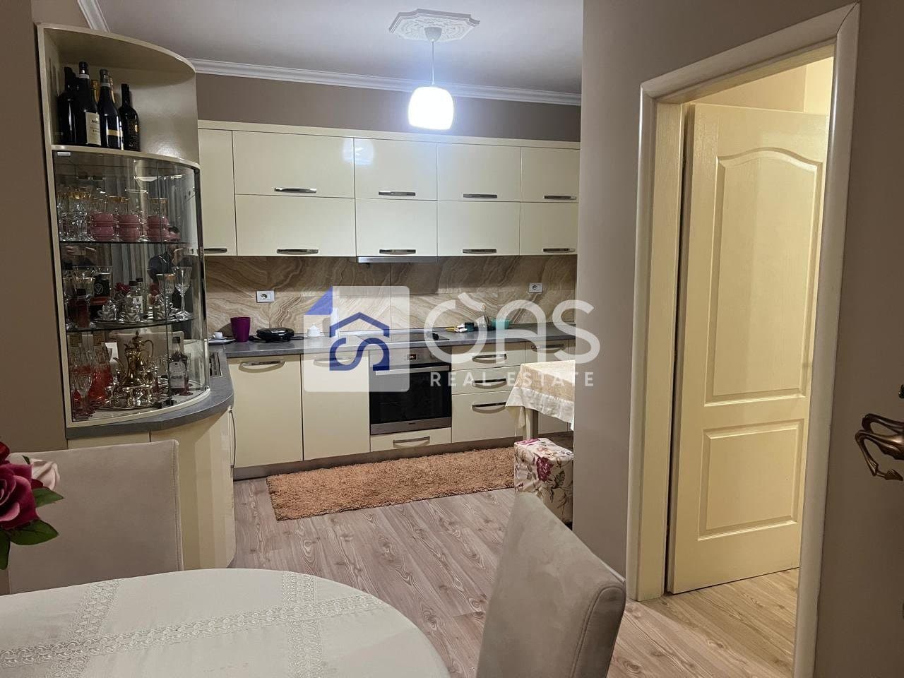 Shitet apartament 2+1 ne Astir 2