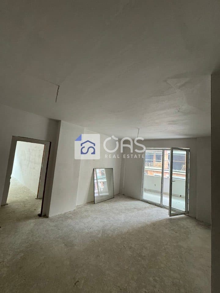 Shitet apartament 2+1+2 te Liqeni i Thate ( Lake Side)
Siperfaqja: 113.6m2 ,Cmimi i apartamentit : 204.000 euro