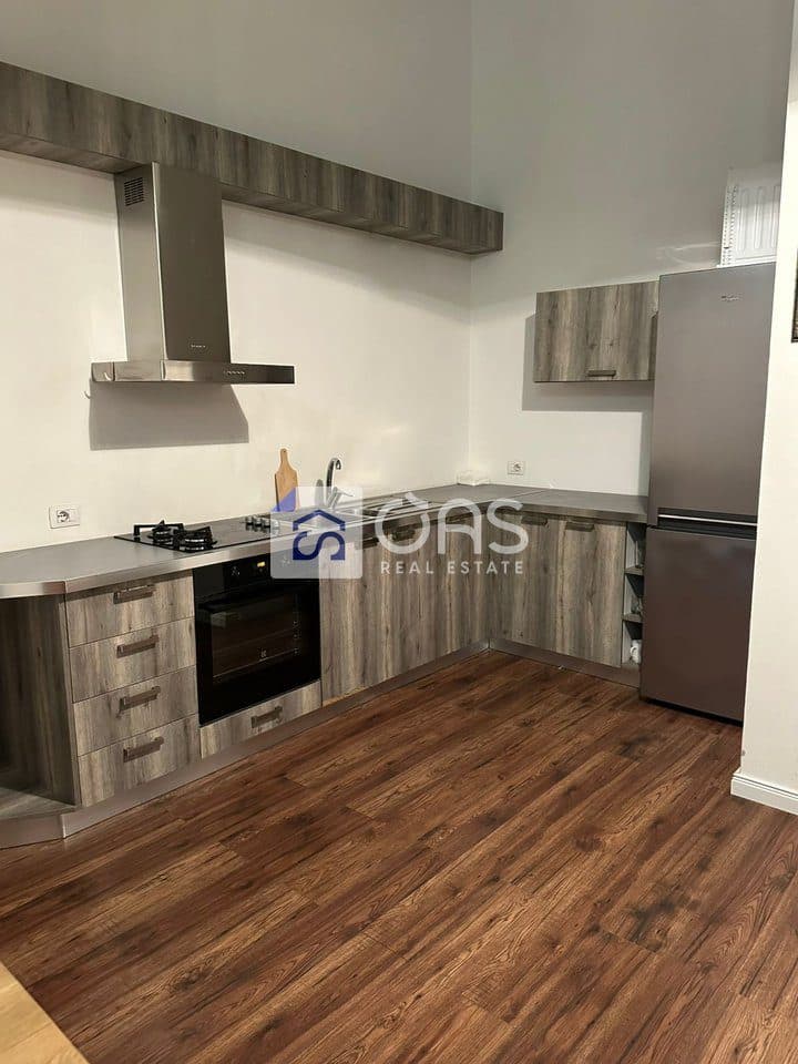Jepet me qera apartament 2+1 te Zogu I Zi