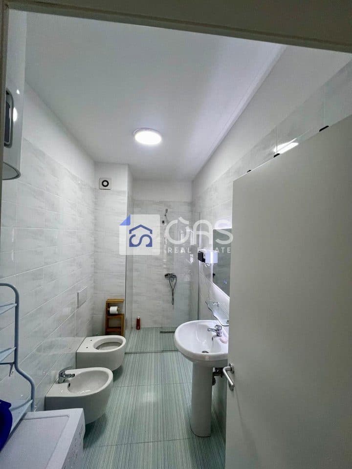 Jepet Apartament me qera 2+1 Te Bulevardi I Ri 2