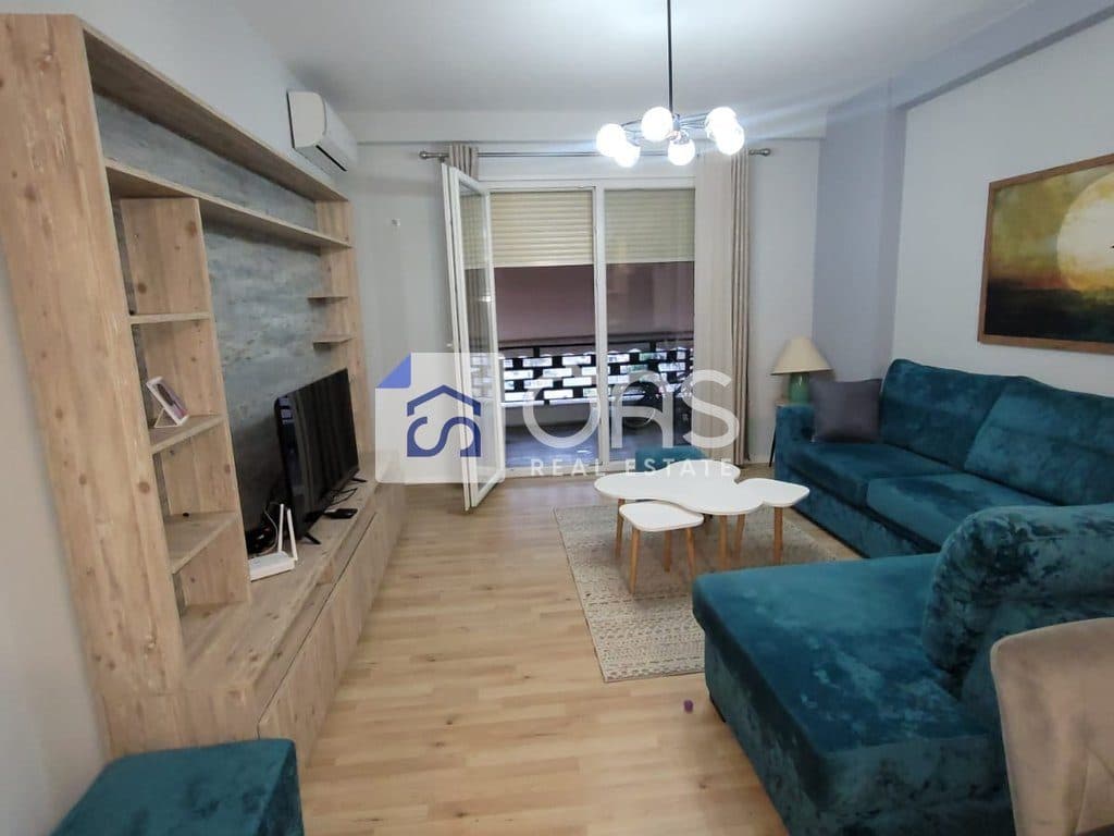 Jepet me qira Apartament 2+1 Te Pallati me shigjeta 2