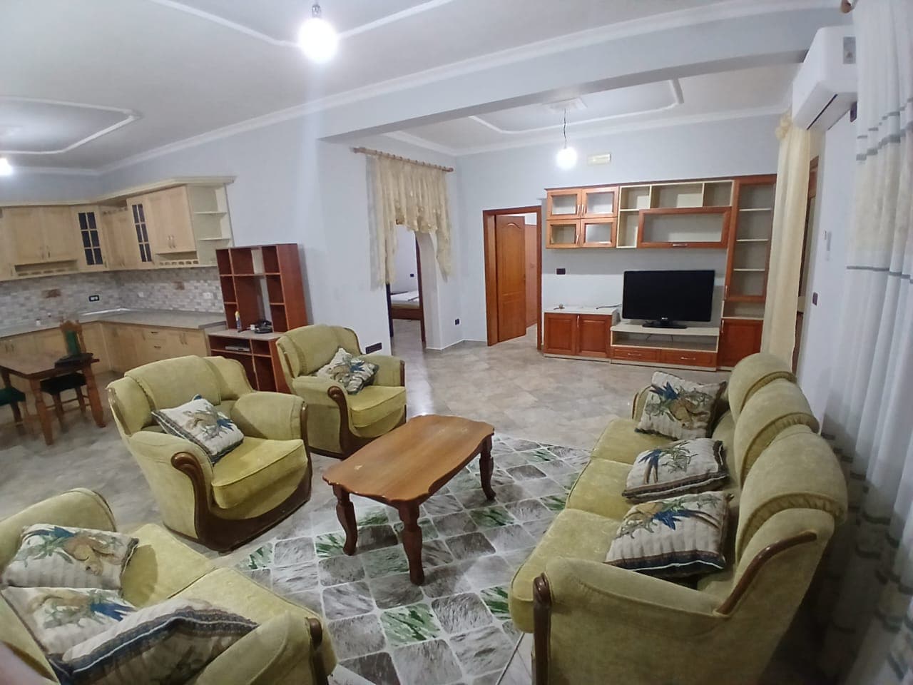 Jepet me qera apartament 2+1 ne Porcelan
