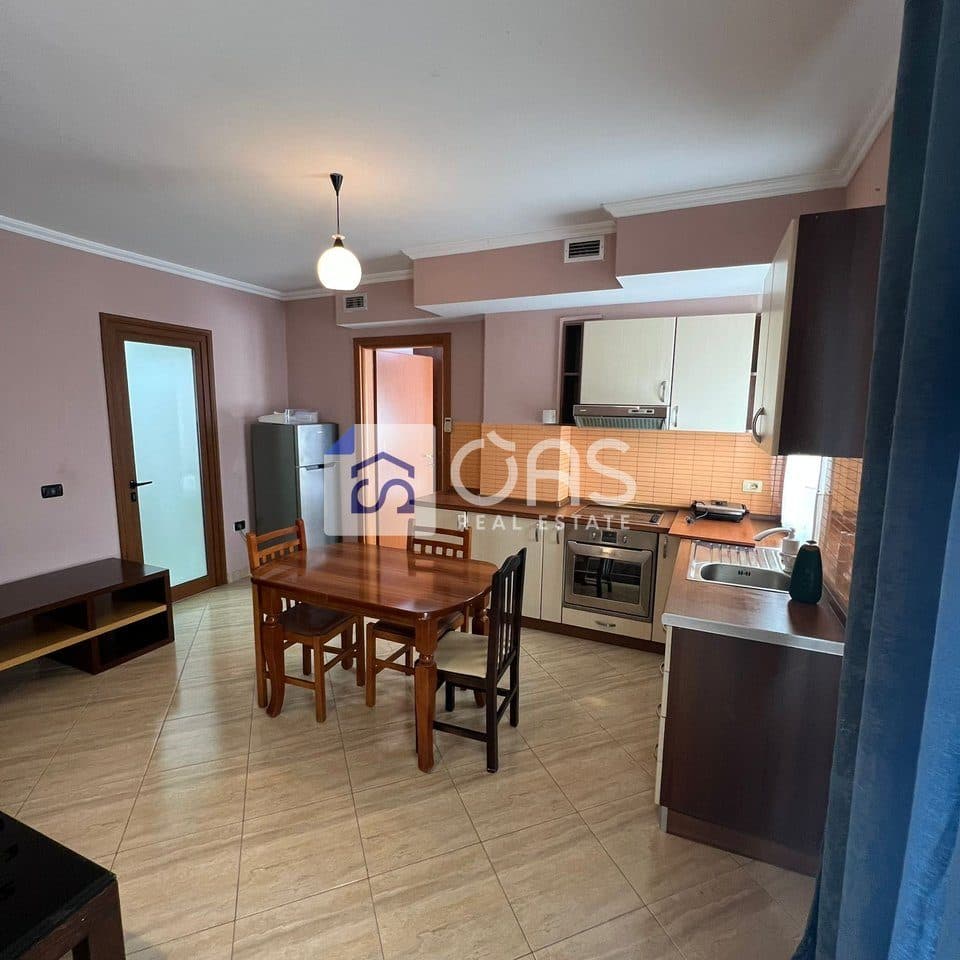 Jepet me qera apartament 1+1 rruga e dibres 4