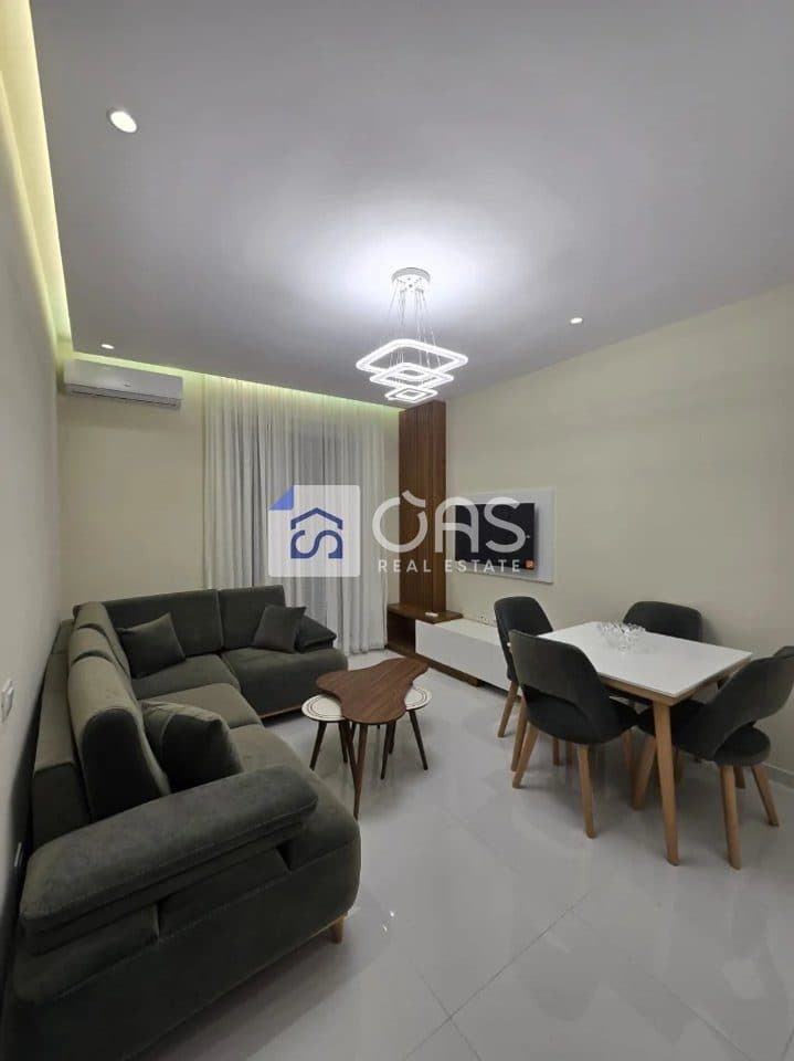 Jepet me qera apartament 1+1 Te Univers City