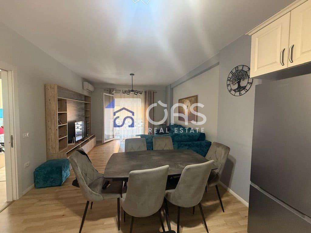 Jepet me qira Apartament 2+1 Te Pallati me shigjeta