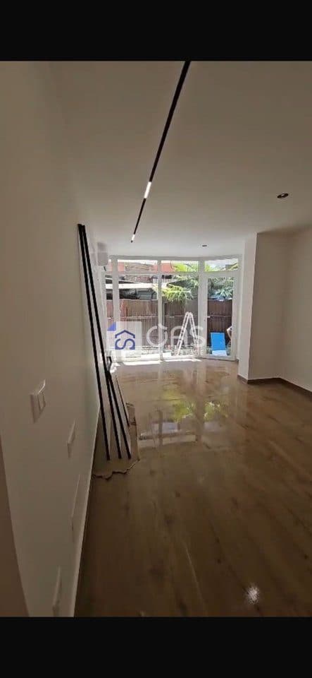 Jepet me qera apartament 1+1 te Rruga Bardhyl 50.000 leke 3