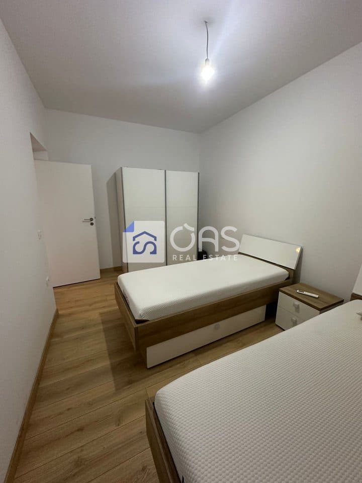 Apartament 2+1+1 Me Qira në Qendër të Tiranës - 700€ | 107 m² 4