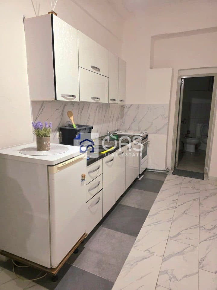 Jepet apartament me qera 1+1 Myslym Shyri 4