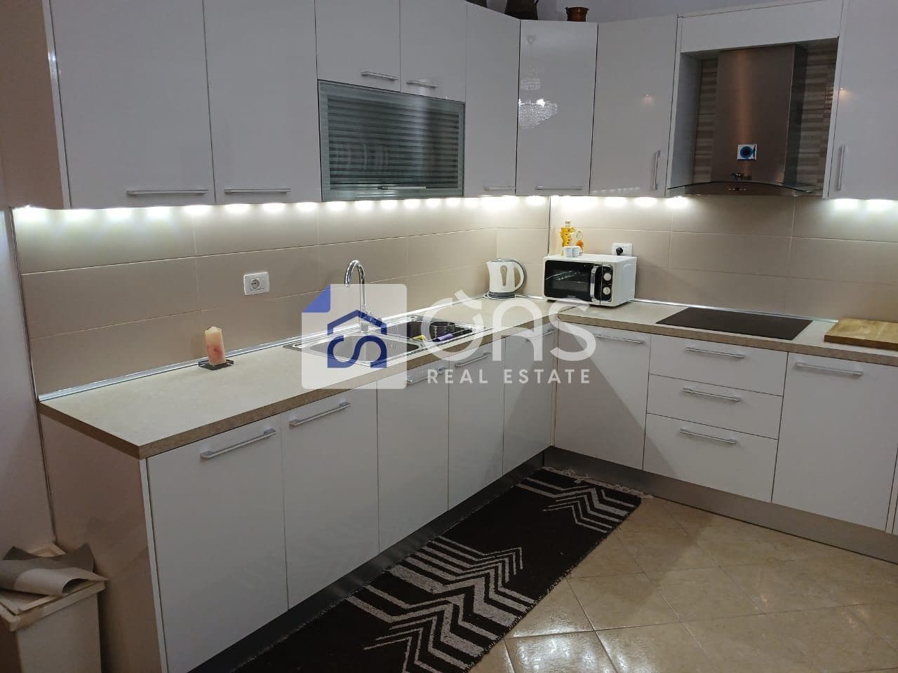Jepet apartament me qera 2+1 ne Fresk. 3