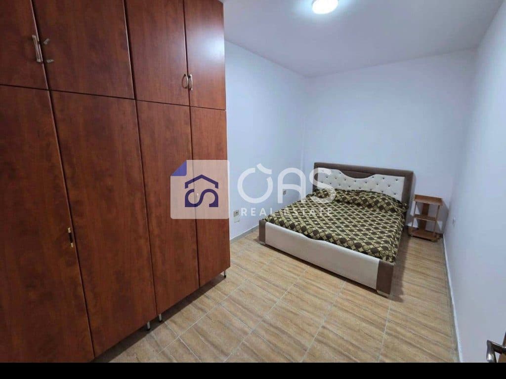 Jepet apartament 2+1 me qera Ne Don Bosko ne shtepi private 40.000 leke 2