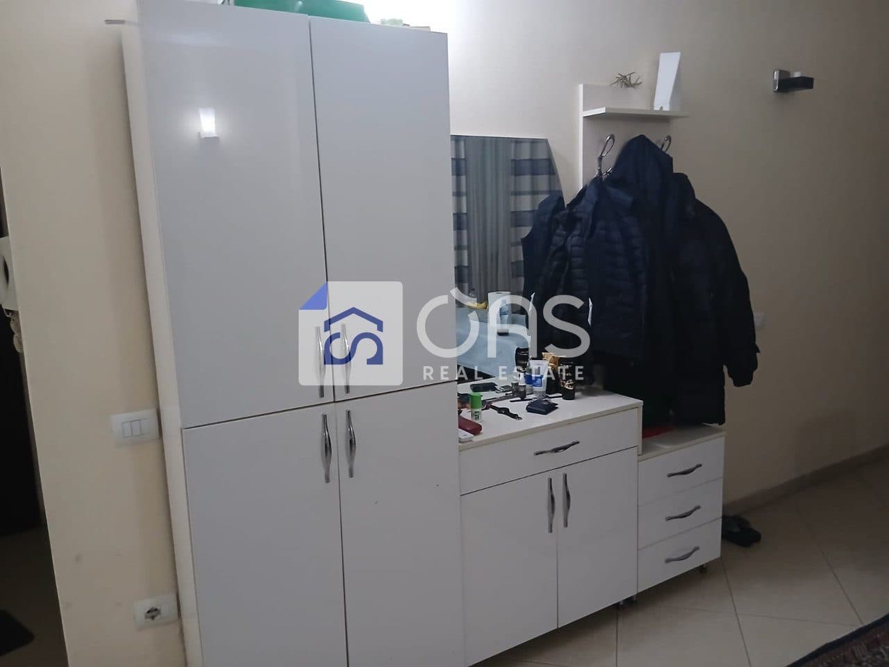 Jepet Apartament me qera 2+1 prane kristal center (big market ) 2