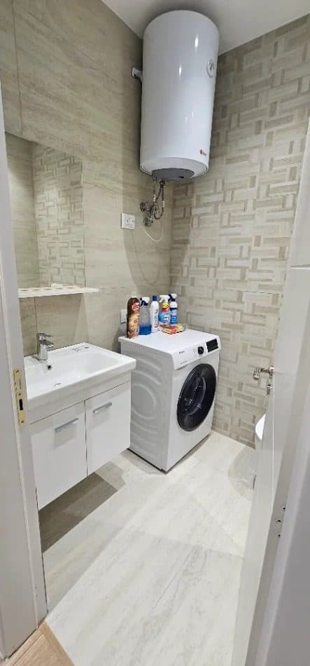 Jepet me qera Apartamenti 2+1+2 5 Maj 4