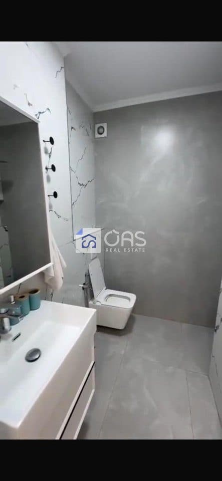 Jepet 2 apartament me qera 1+1 Rruga E Durrsit 4