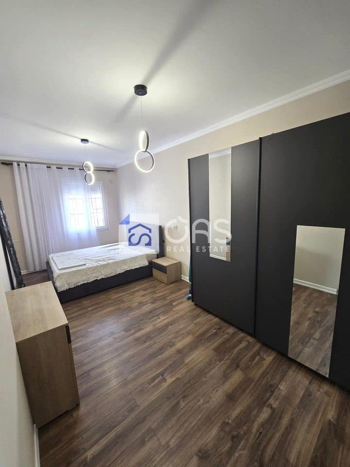 Jepet apartament me qera 2+1 ne 21 Dhjetori 2