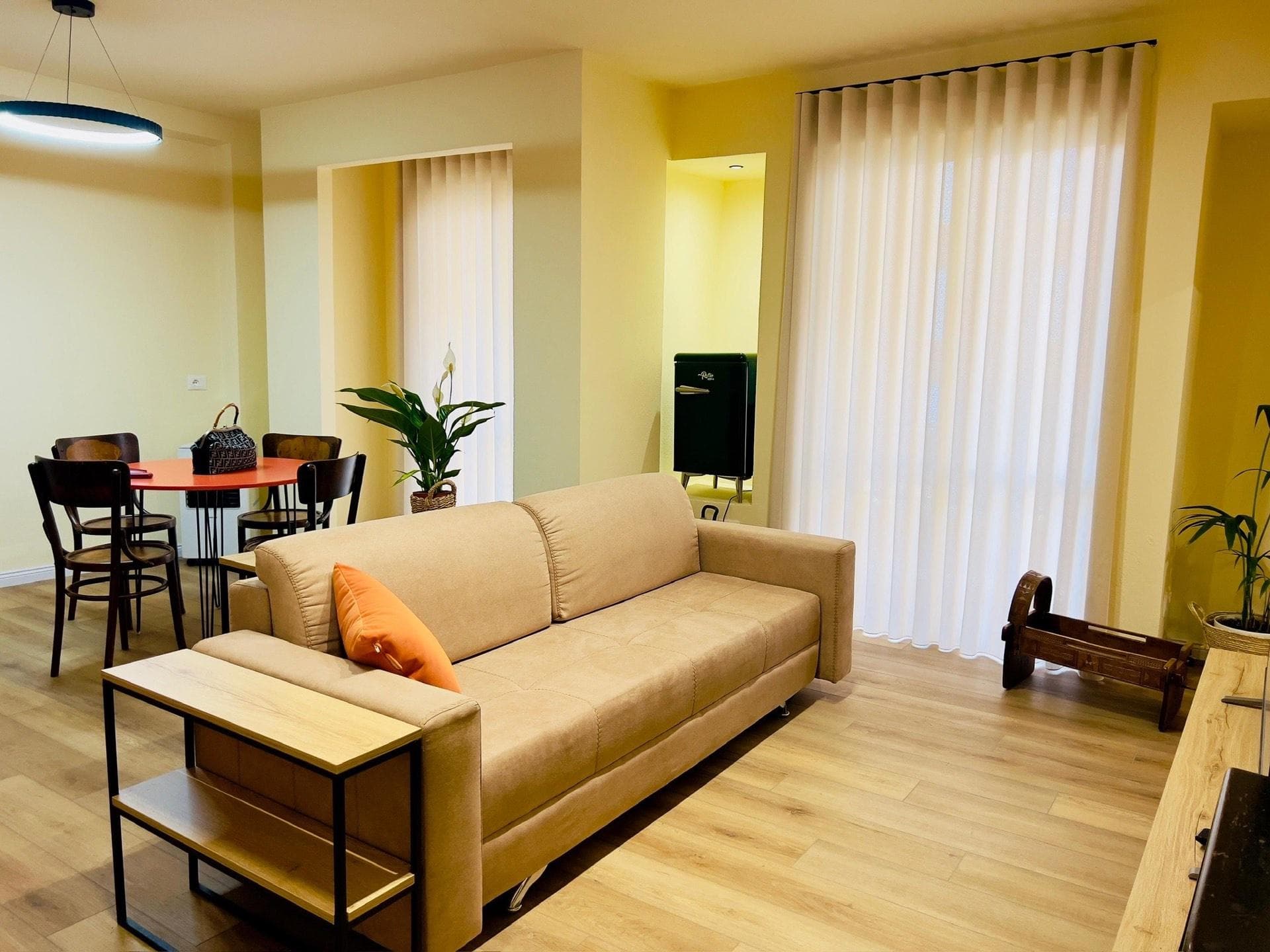 Jepet me qera apartament 2+1 Pazari i ri 2