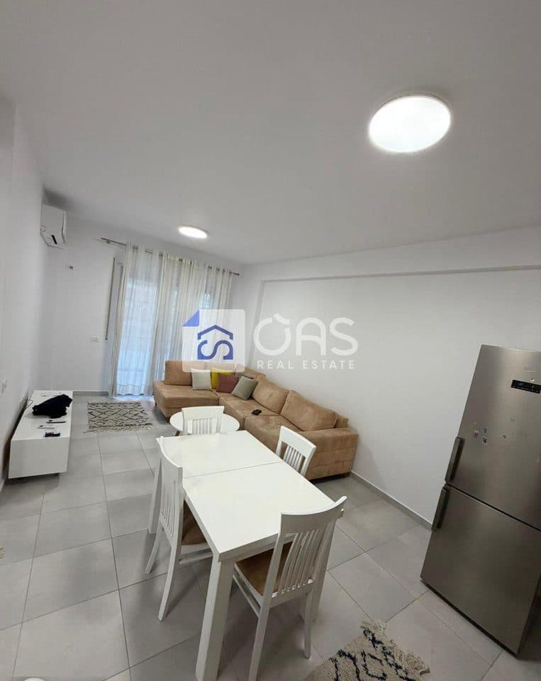 Jepet me qera apartamenti 2+1 yzberisht (perball amerikan 3) 4
