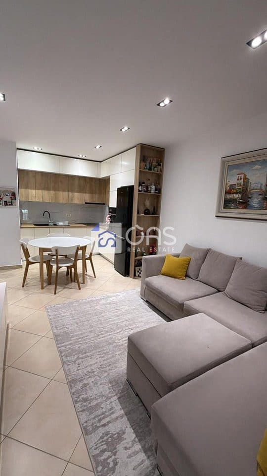 Jepet apartament me qera 1+1 Pallati Me Shigjeta 2