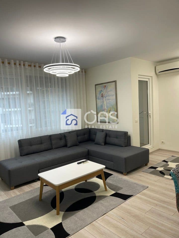 Jepet apartament 1+1+ Parking me qera tek Rruga Kosovareve