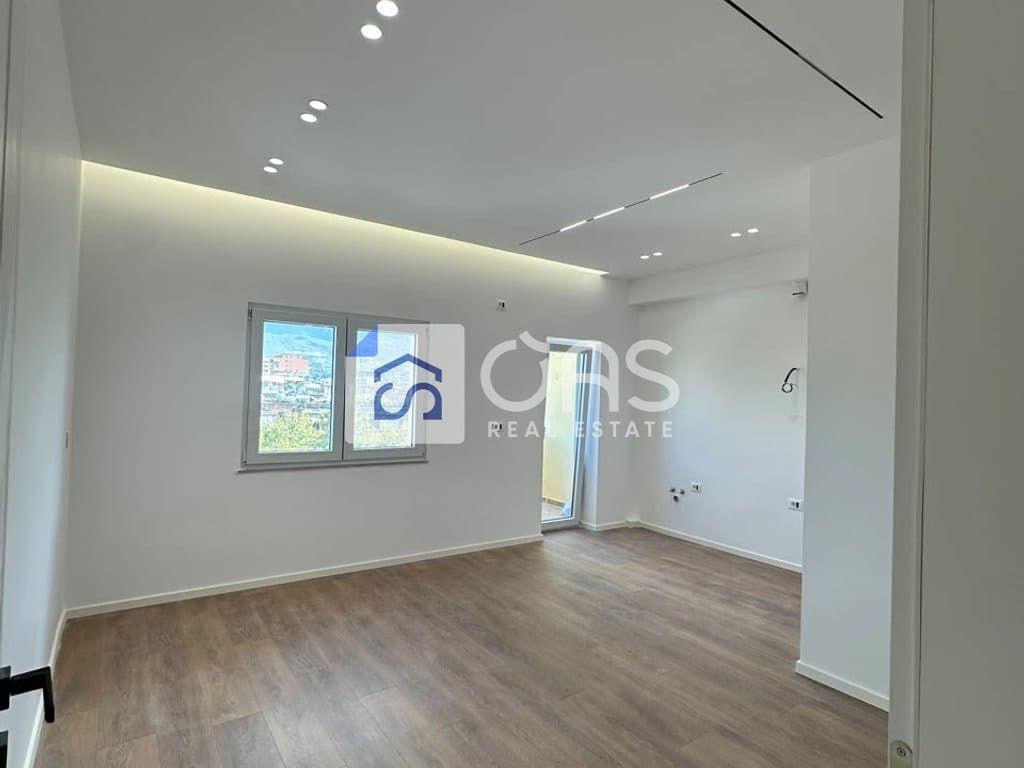 Shitet apartament 1+1 tek Rruga Bardhyl.