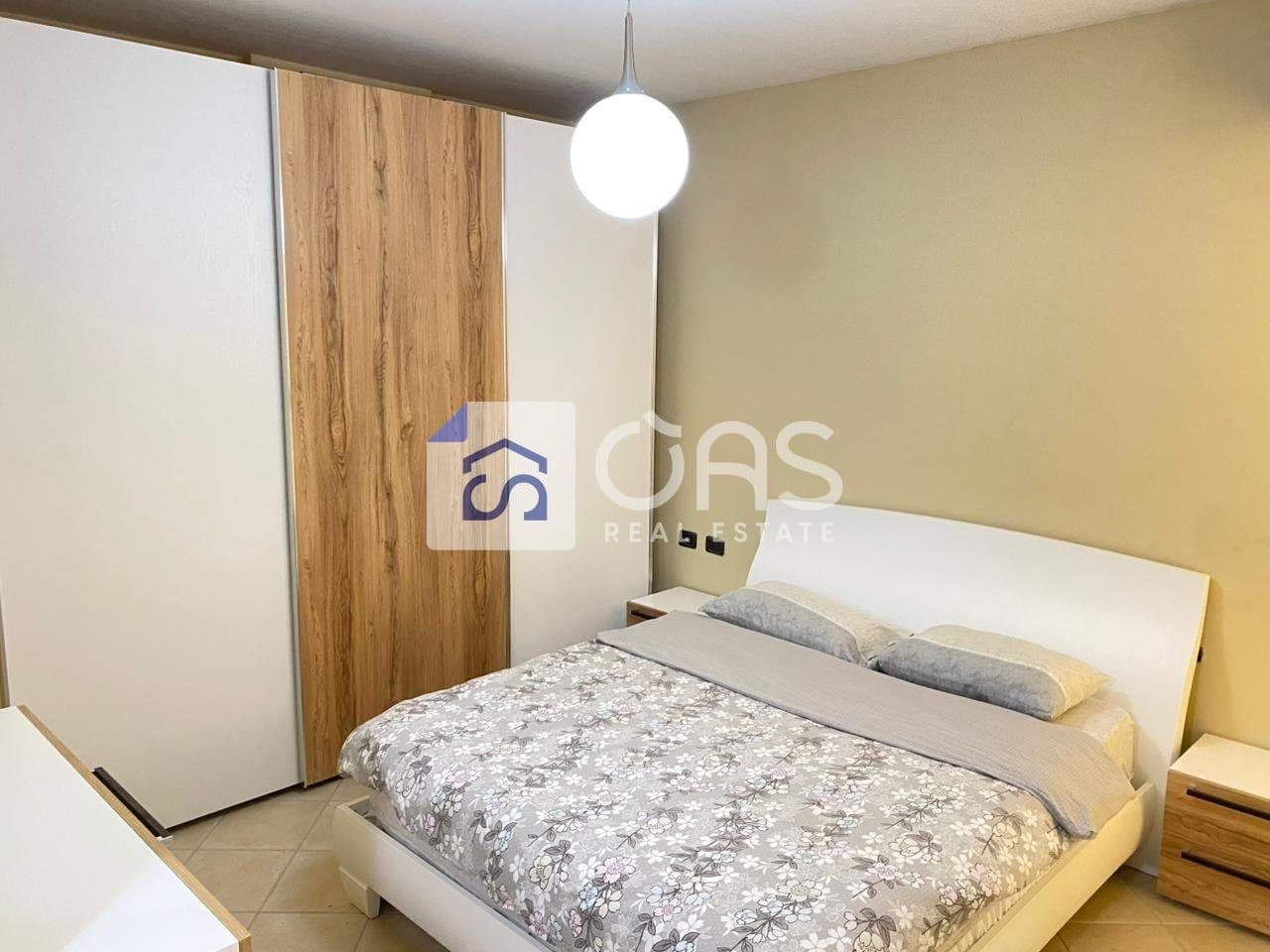 Jepet apartament 2+1+2+ post parkimi me qera tek Pazari i Ri 3