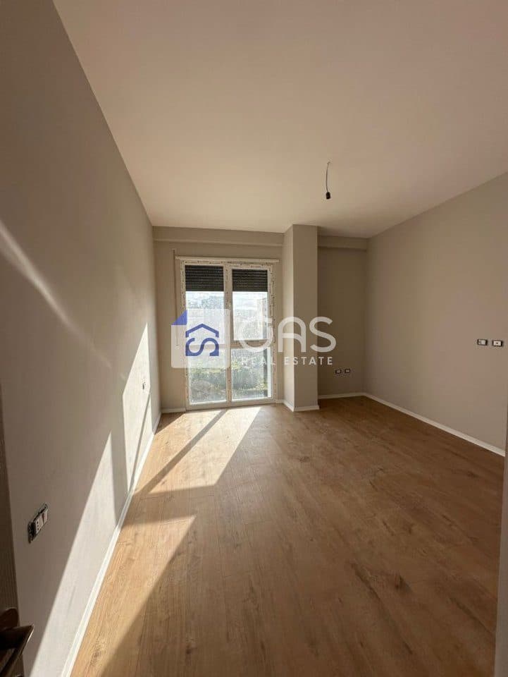 Jepet me qera apartament 2+1 Te Bulevardi I Ri