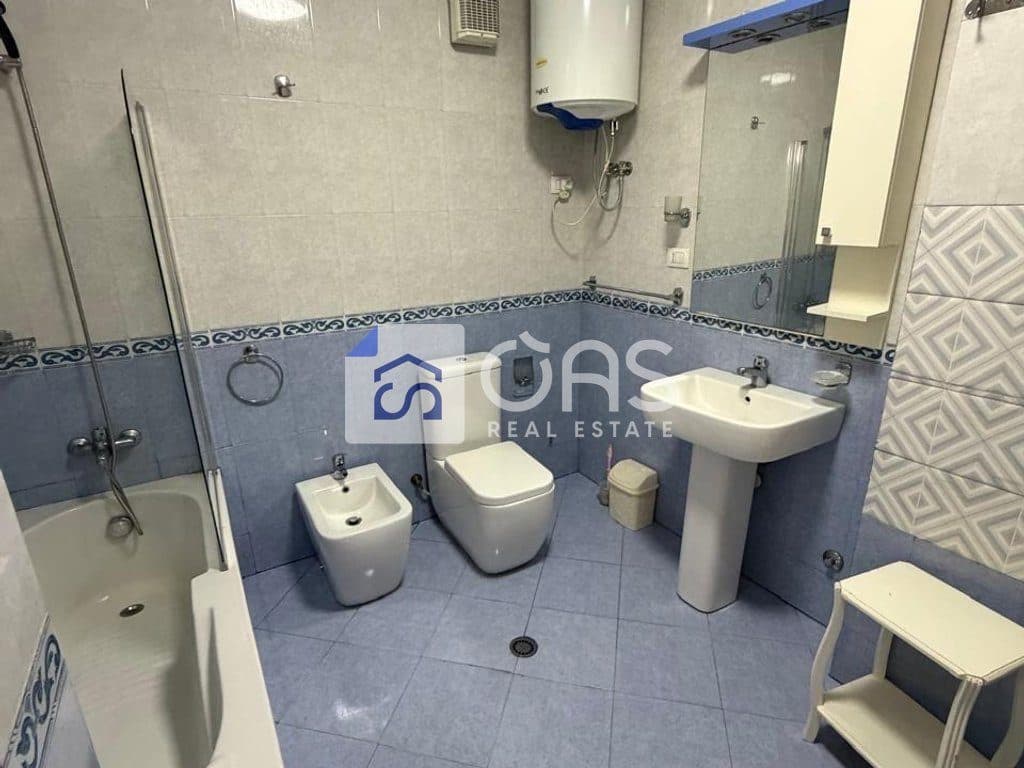 Jepet me qera apartamenti 2+1+2 Te Zogu I Zi 4