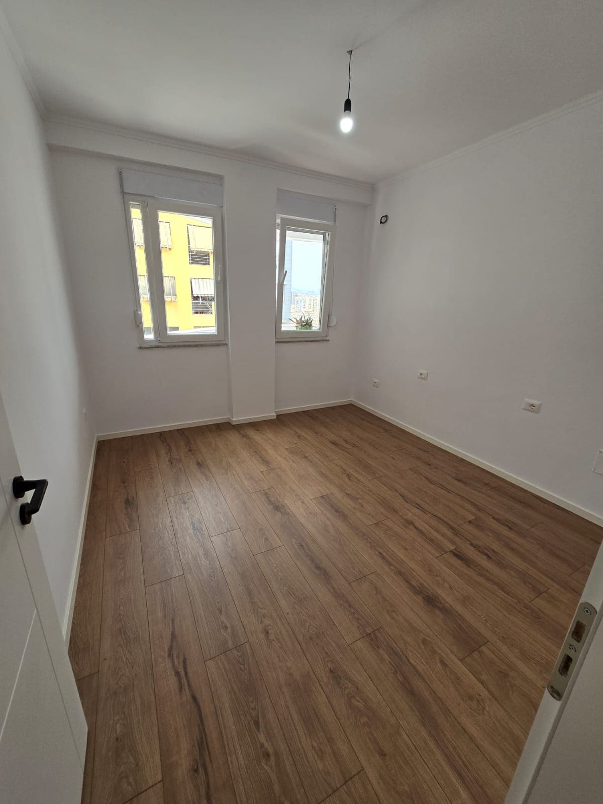 Shitet apartament 2+1 tek Rruga Kavajes. 3