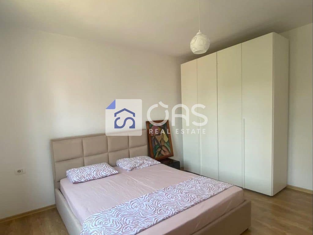 Jepet me qera apartament 1+1 te Bulevardi Zogu i Pare