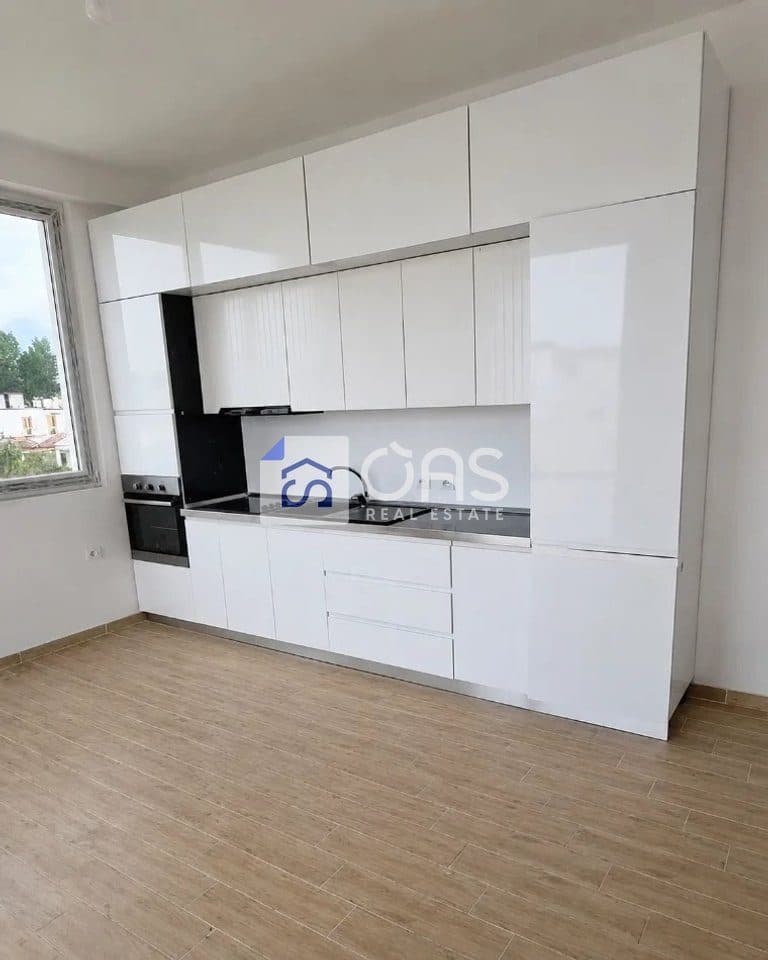 Jepet apartament me qera 1+1 Ne Astir