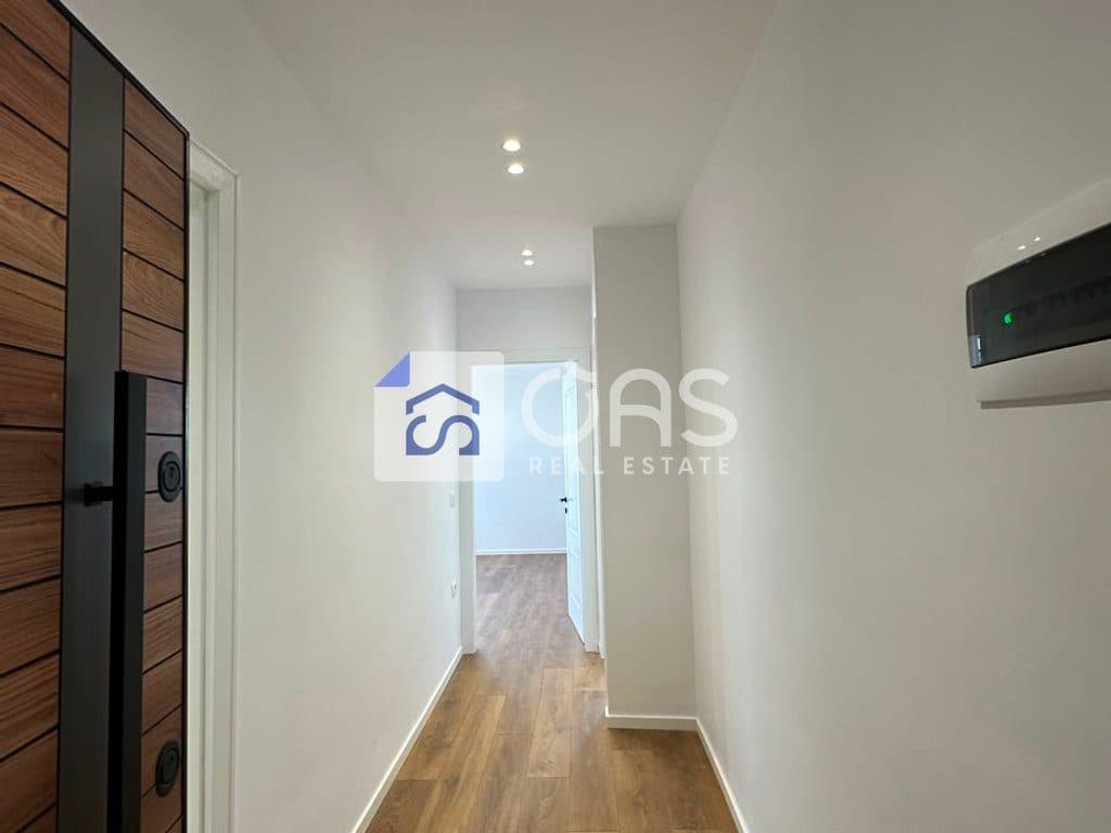 Shitet apartament 1+1 tek Ura e Nisharakut.