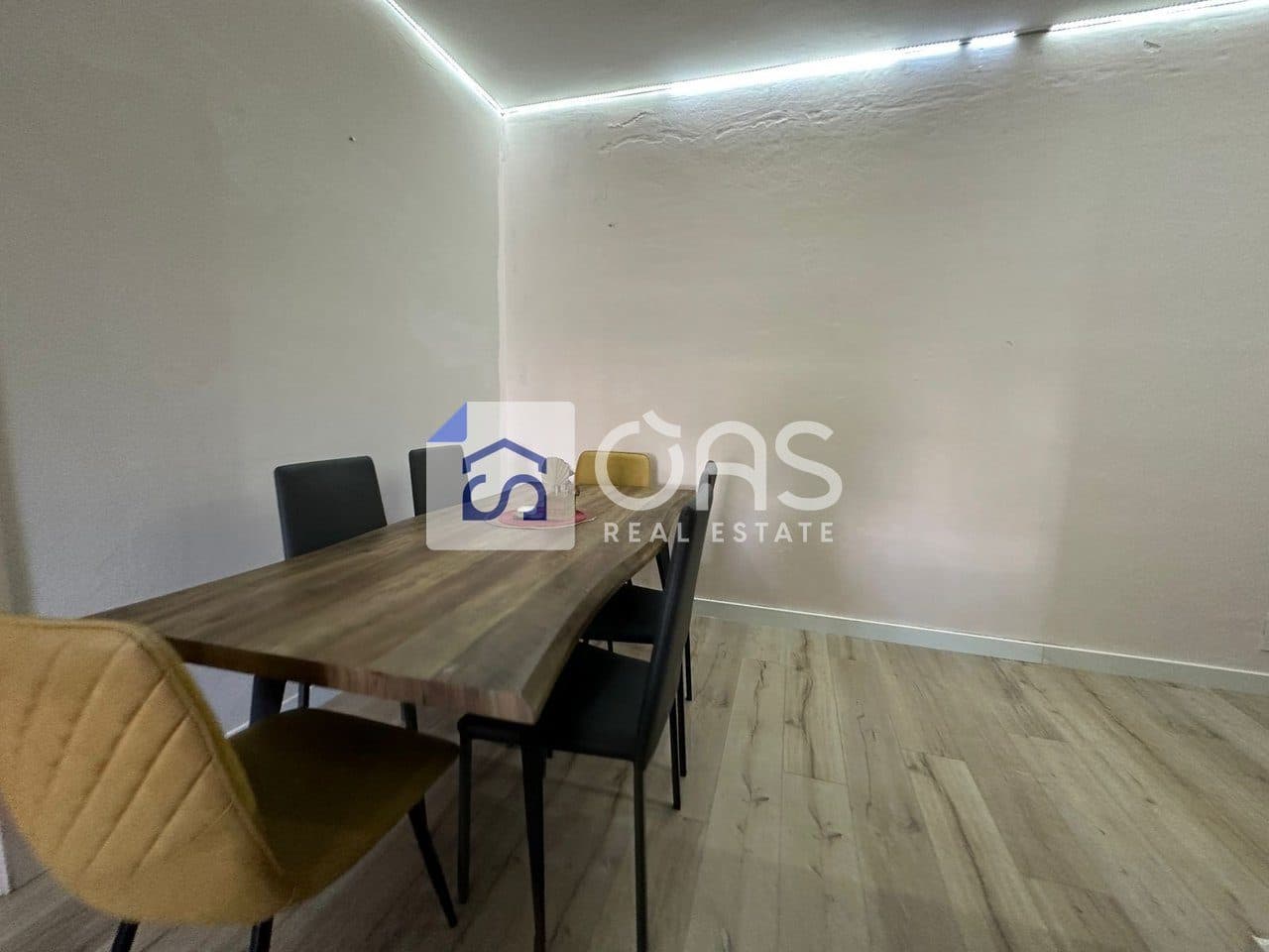 Jepet apartament me qera 2+1 Ne Fresk 2