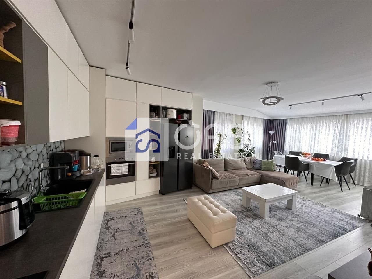 Shitet apartament 3+1 ne Fresk