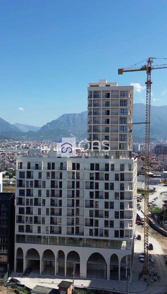 Shitet apartament 2+1 tek Bulevardi i Ri.