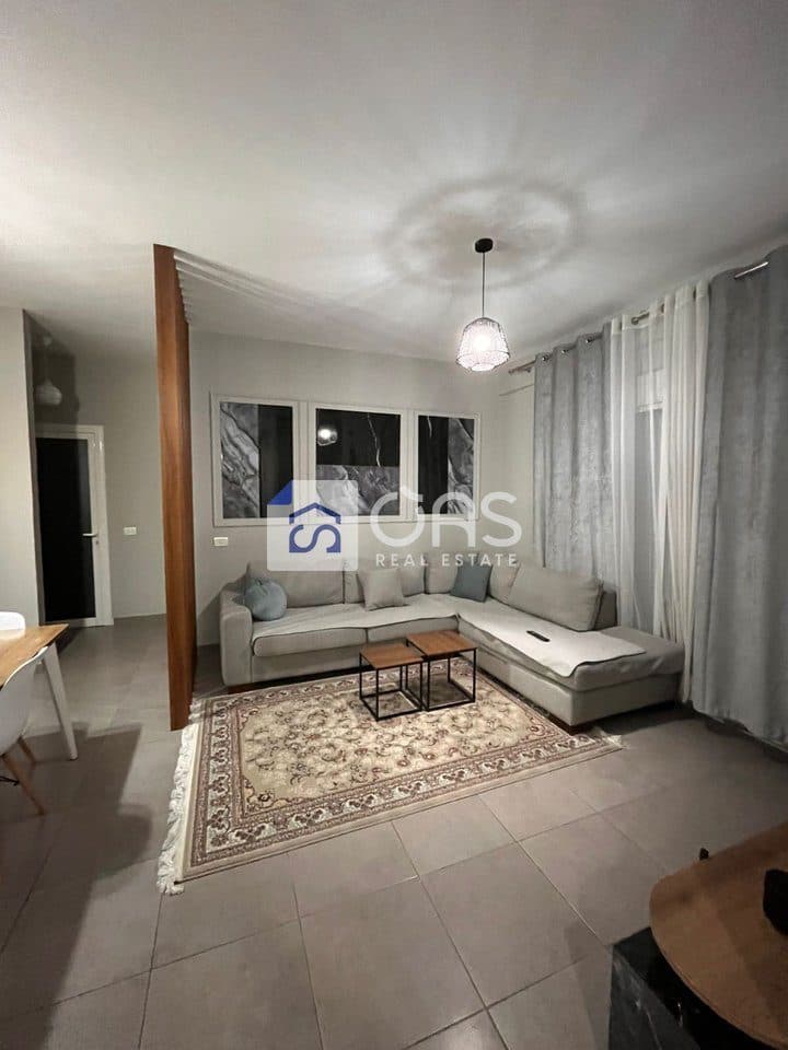 Jepet me qera apartamenti 1+1 casa italia 3