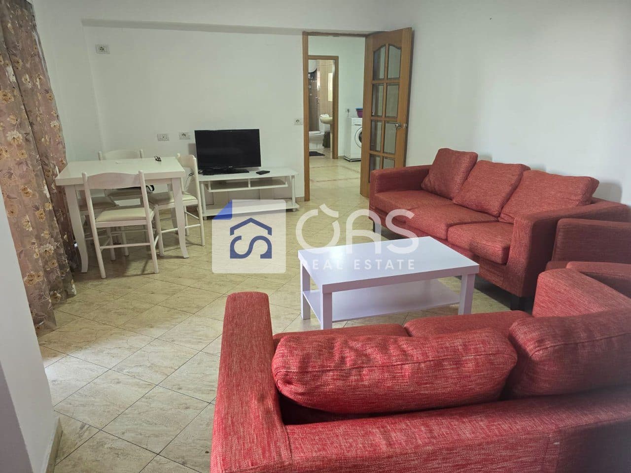 Jepet apartament me qera 2+1 ne Qender