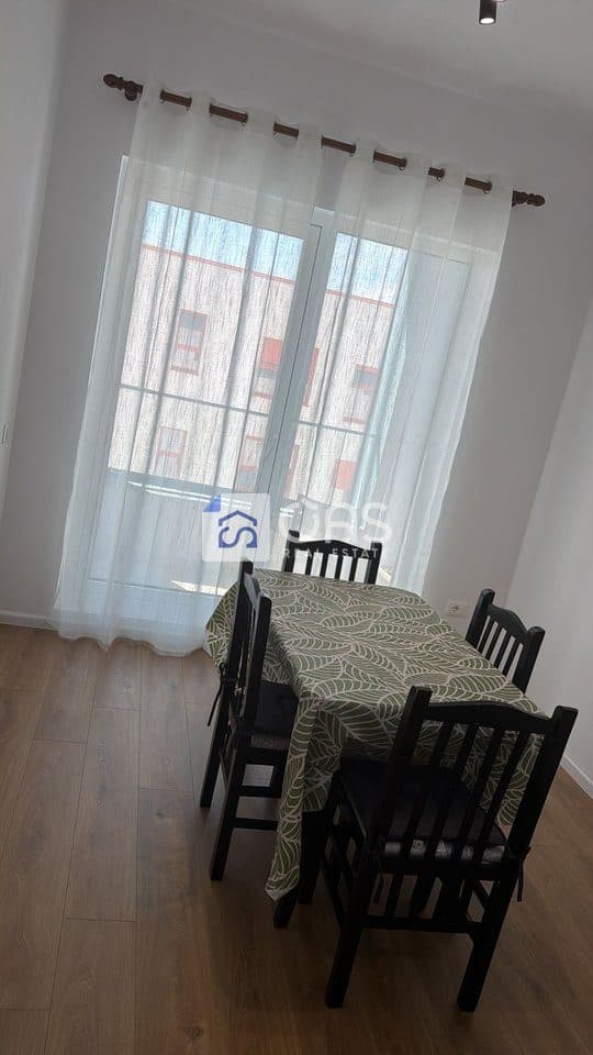 Jepet me qera apartament 2+1 ne Ali Dem. 3