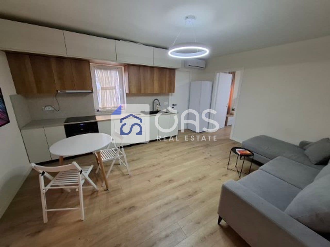 Jepet me qera apartament 2+1 Rruga e Barrikadave 2