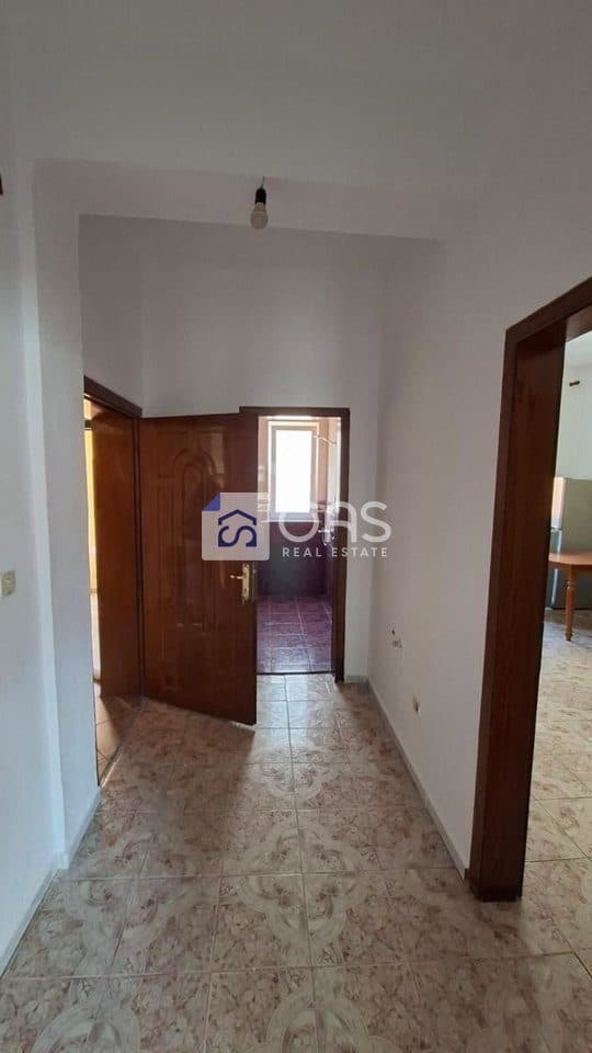 Jepet apartament me qera 1+1 Rruga E Durrsit 3