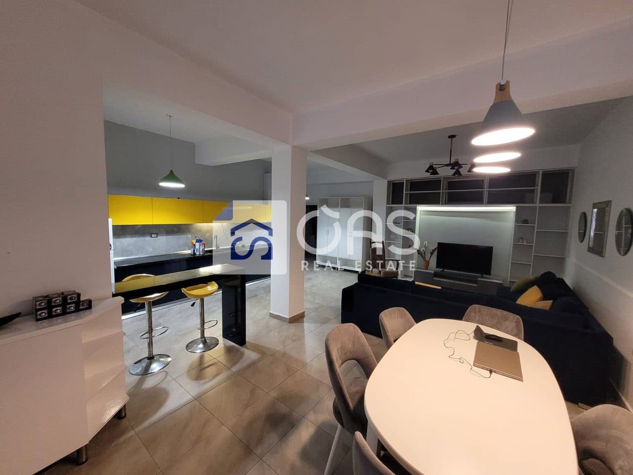 Jepet apartament me qera 2+1 tek Pazari i Ri 2