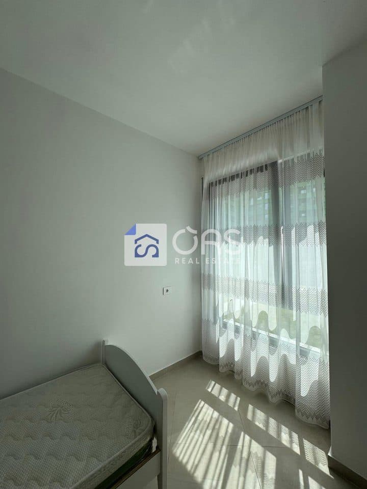 Jepet me qira apartamenti 2+1+2 Ne 5 Maj 3