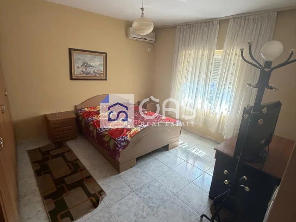 Jepet me qera Apartamenti 3+1 Qender Rruga fortuzi 2