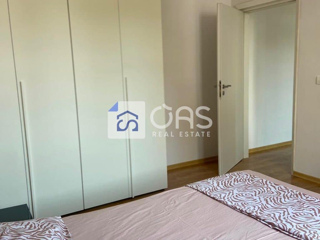 Jepet me qera apartament 1+1 te Bulevardi Zogu i Pare 3