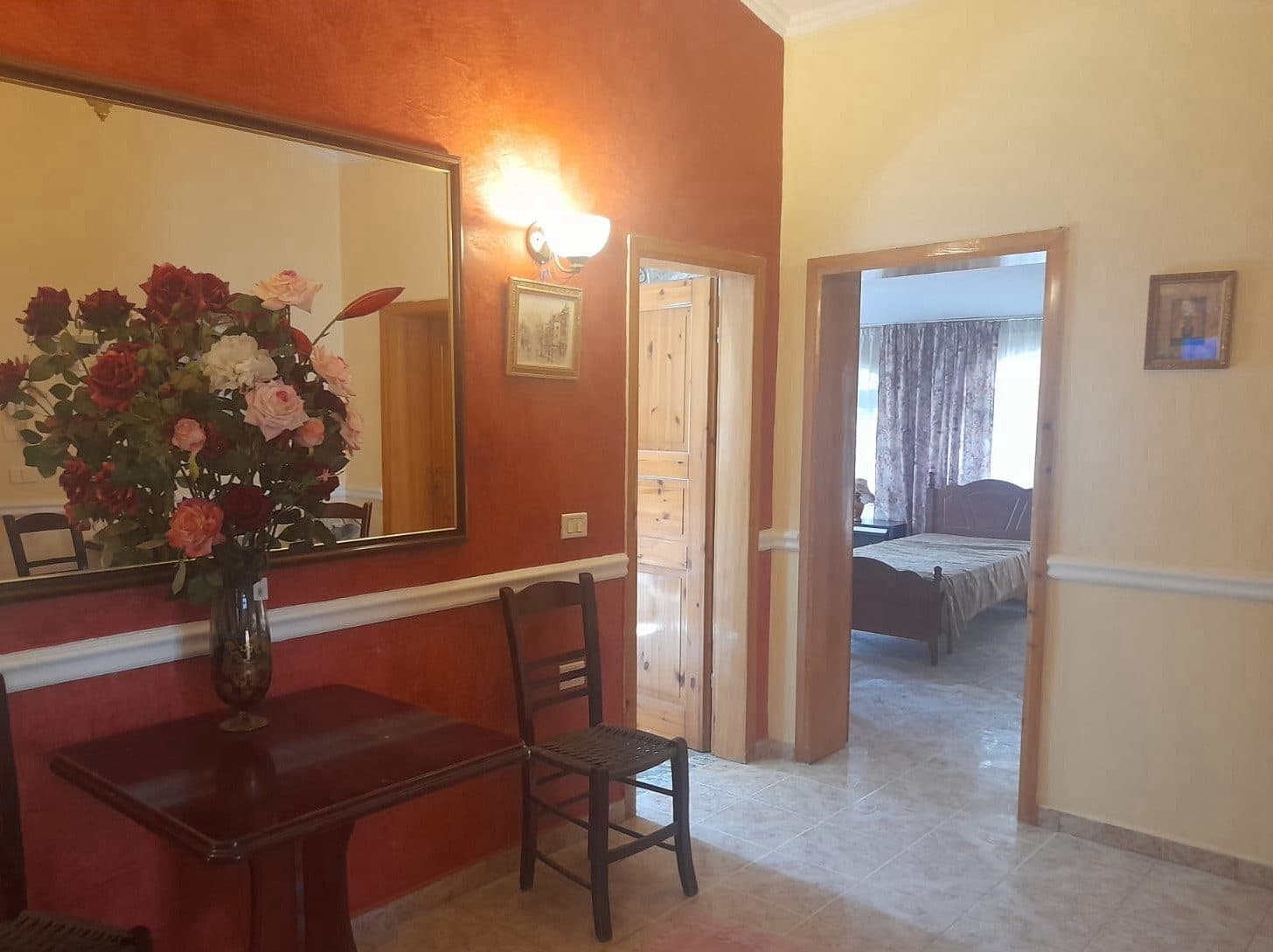 Jepet Shtepi me qera 2+1 Tek Komuna e Parisit